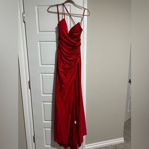 XSCAPE NWT Lace Up Jersey Gown Size 2 Red V Neck Ruched Slit Dress - Picture 5 of 5
